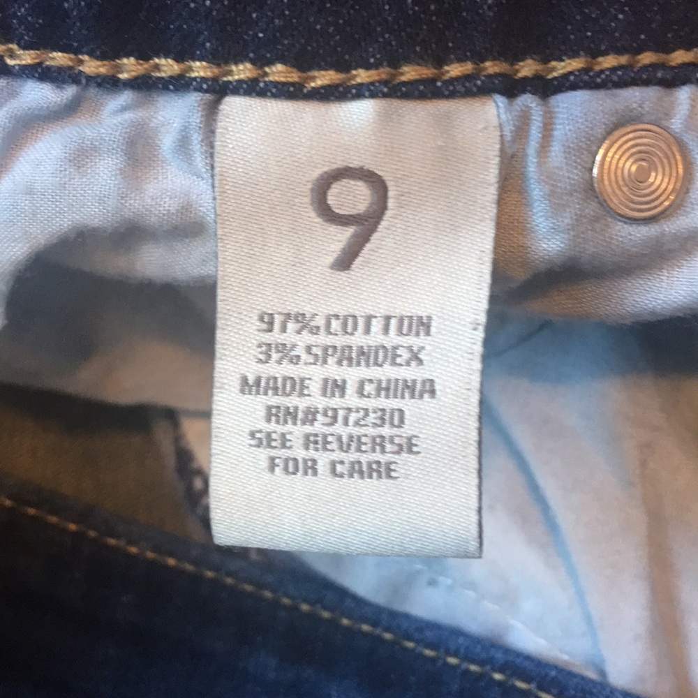Distressed Jeans Size 9 - Picture 6 of 8